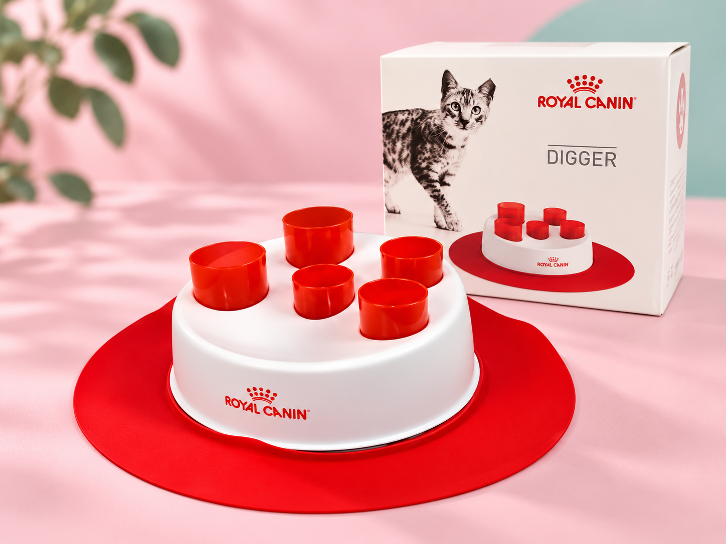 Royal Canin Digger interaktív etető a dobozával