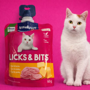 Vitakraft Licks & Bits sajtos sonkás krém - jutalomfalat macskák részére (60g)